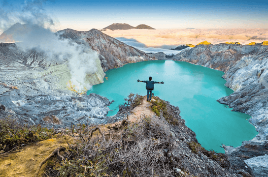 volcan-ijen-souffre