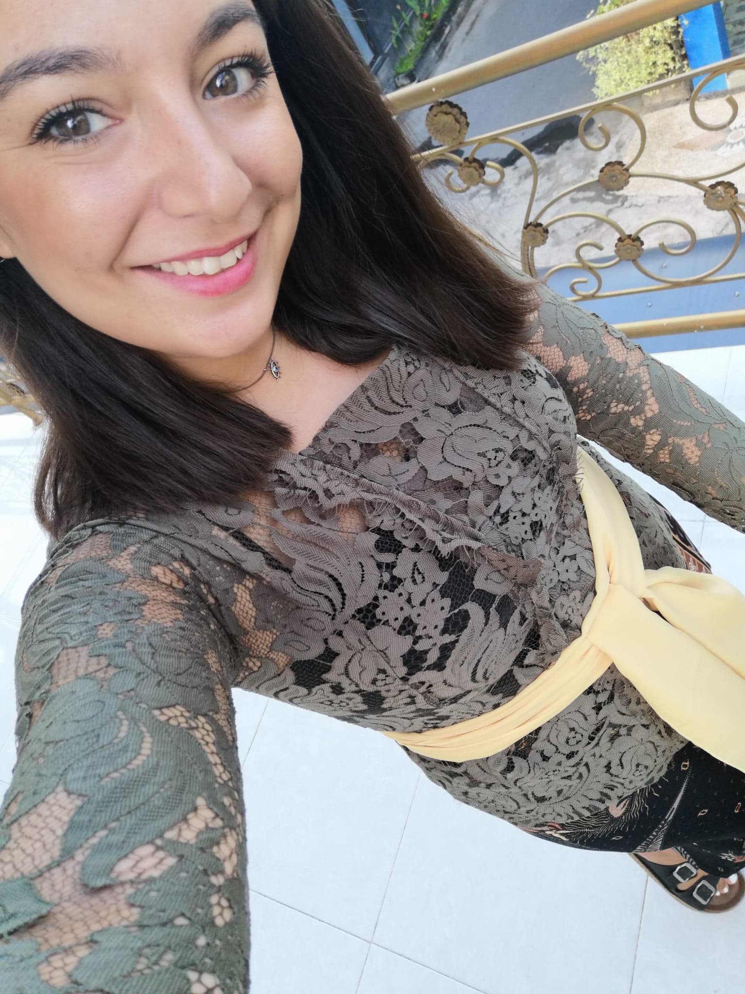 Portrait d’Alisha Estevez, experte Shanti Travel en Indonésie & Bali, passionnée par les rizières, les temples et les voyages culturels.